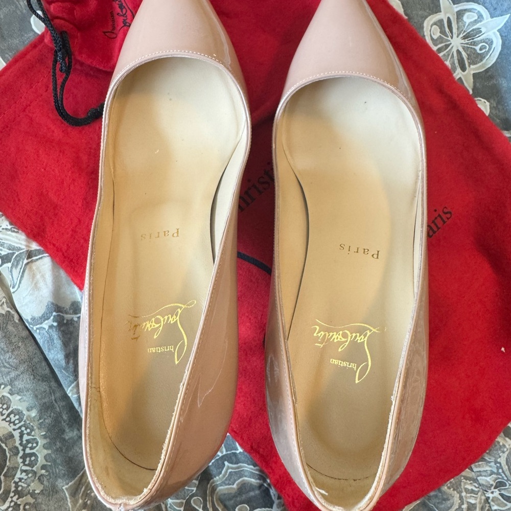 Christian Louboutin Nude Patent Leather Pumps Pigalle 85